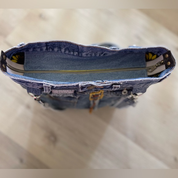 Denim Hand embroidery patchwork shoulder bag-Sashiko inspired one of a kind - Picture 7 of 10